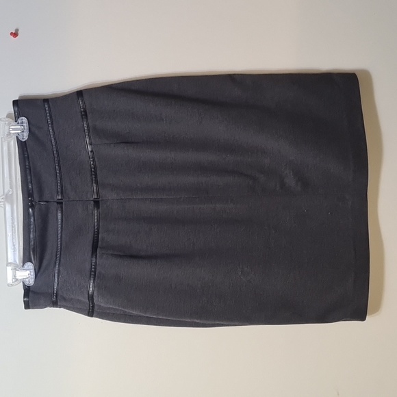 Calvin Klein Skirt🔴 - Picture 3 of 8